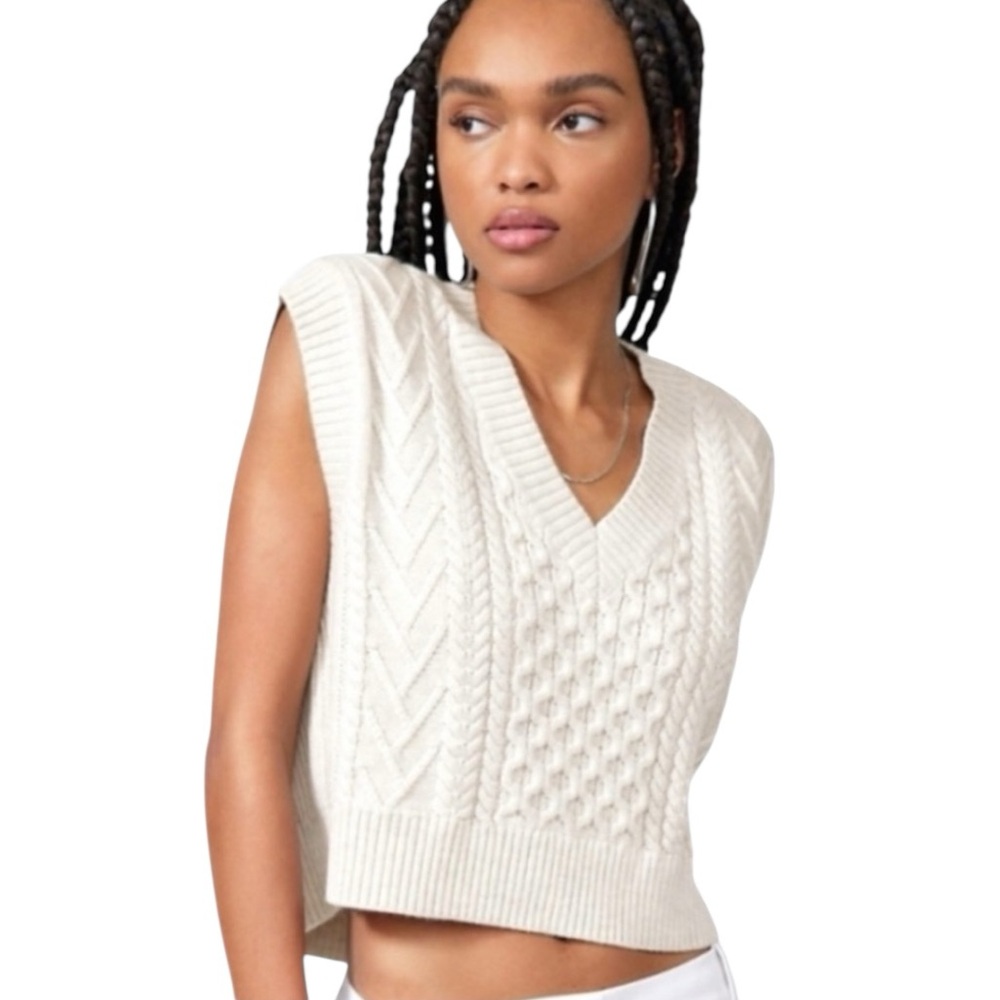 Aritzia Cable Knit V-Neck Sweater Vest in Cream